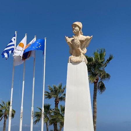 Larnaca Beach Apartment 44 Екстериор снимка