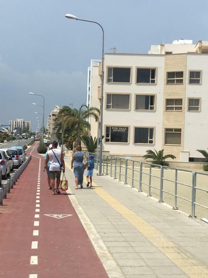 Larnaca Beach Apartment 44 Екстериор снимка