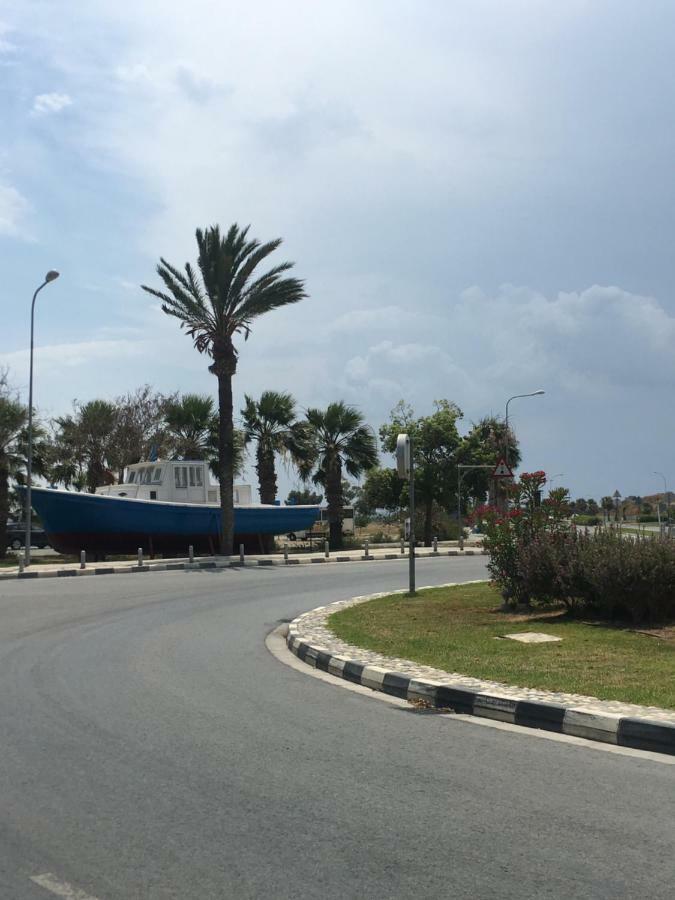 Larnaca Beach Apartment 44 Екстериор снимка